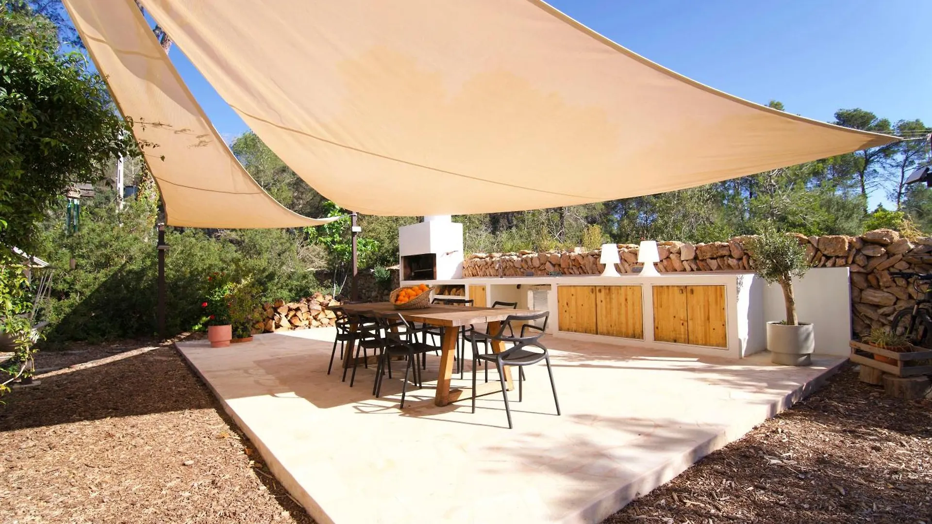 Spacious & Luxury Villa In Ibiza - Santa Gertrudis - Villa Chiquita