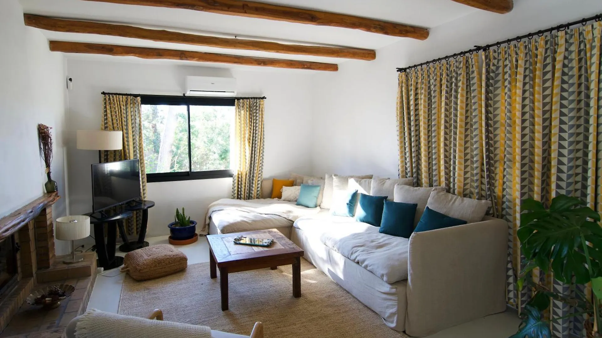 Spacious & Luxury Villa In Ibiza - Santa Gertrudis - Villa Chiquita